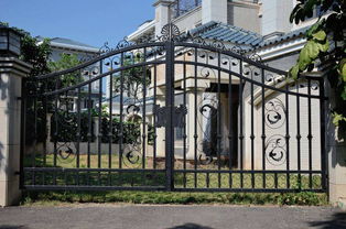 北京地区小区铁艺大门价格分析与选购指南