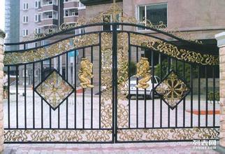 天津博超铁艺 打造高品质铁艺大门、围栏与卷帘门的专业厂家